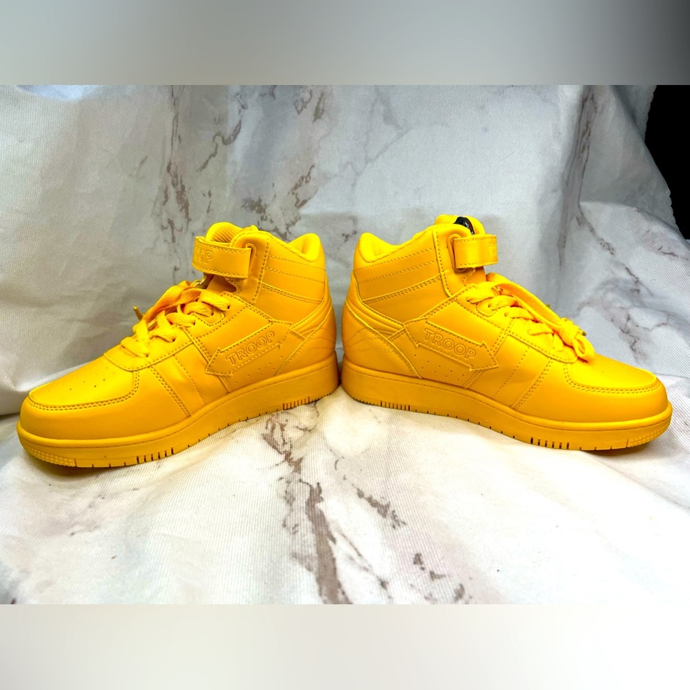 Troop Big Kid's Crown Mid High-Top Shoes Sneaker size 3 with Strap